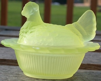 Hen on Nest 3 Inch Salt