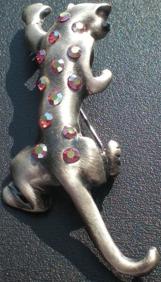 Jewelry - Fashion PINJaguar2 Climbing Silver Jaguar with Pink Rhinestones Crystals Pin Brooch