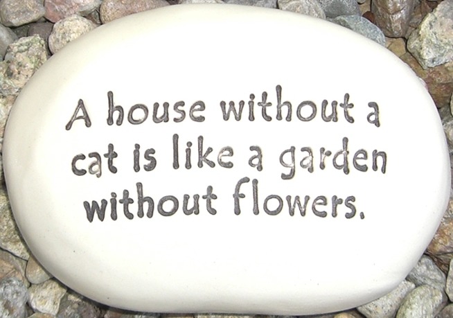 August Ceramics R13 Rock - A home without a cat is like a garden without flowers