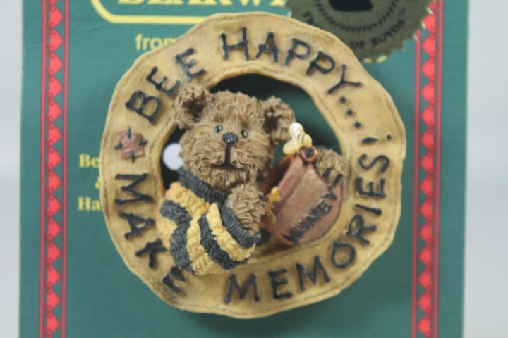 Boyds Bears Collection 02006-11 Bee Happy Lapel Pin