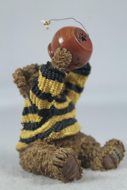 Boyds Bears Collection 02006-21 Buzzyby Bear Eating Honey