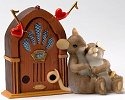 Charming Tails 4020493 Old Fashioned Love Song Figurine