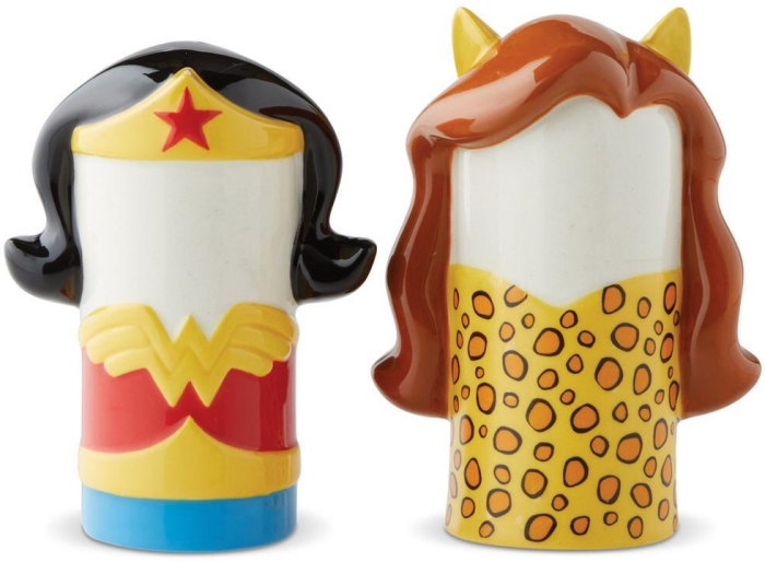 DC Comics by Department 56 6004162 Wonder Woman vs Cheetah Salt & Pepper Shakers