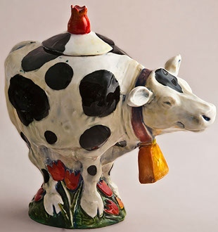DaNisha Sculpture M004 Tula Cow with Lid