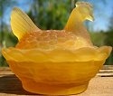 Degenhart Glass DEGCSHoneyStn Honey Satin Chick Salt - Hen on Nest