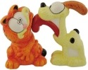 Garfield 15959 Odie Licking Garfield Salt and Pepper Shakers