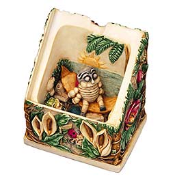 Harmony Kingdom PXGBOX Byrons Hideaway