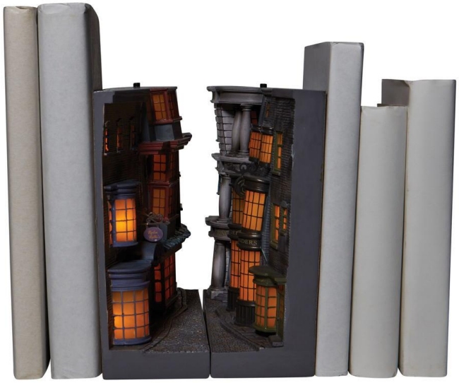 Harry Potter by Department 56 6008334N Diagon Alley Bookends