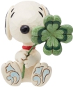 Jim Shore 6014341 Snoopy with Clover Mini Figurine