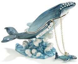 Kubla Crafts Bejeweled Enamel KUB 10 3974WN Humpback Whale Box and Necklace