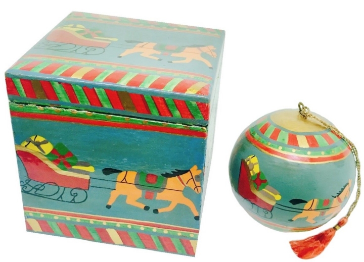 Kubla Crafts Capiz 4986 Hand Painted Box With Ball Ornament