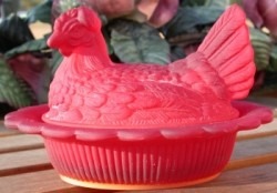 Mosser Glass 128RedStn Hen on Nest 5.5 Inch 128 Red Satin