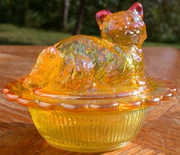 Mosser Glass 235Marigold Cat on Basket 235 Marigold