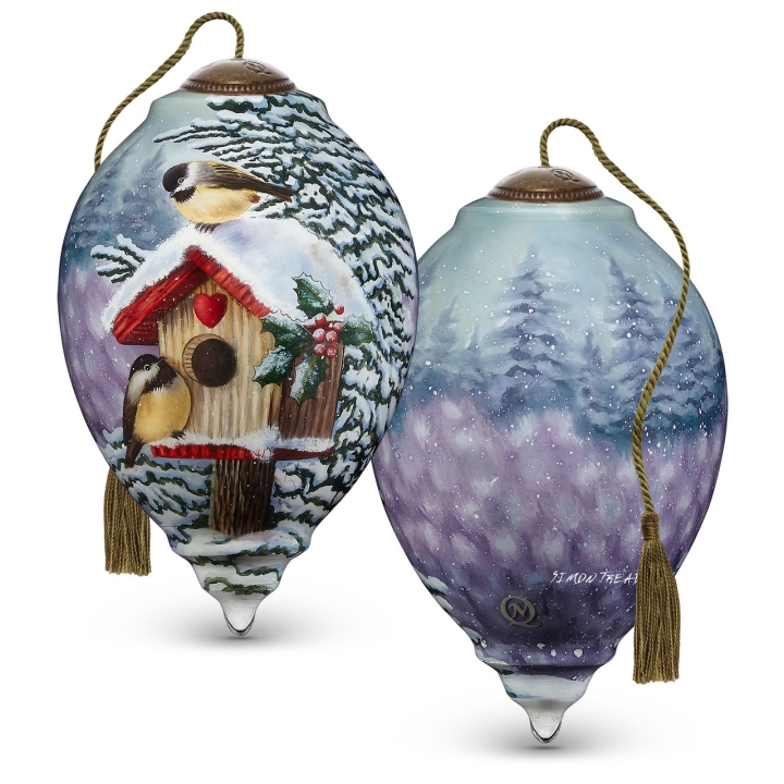Ne'Qwa Art 7211132 Winter Birdhouse with Two Chickadees Ornament