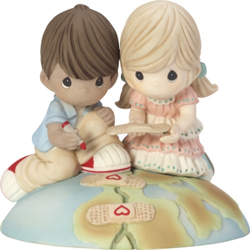 Precious Moments CC199003 2019 Collector's Club MOF Boy and Girl Fixing World Figurine