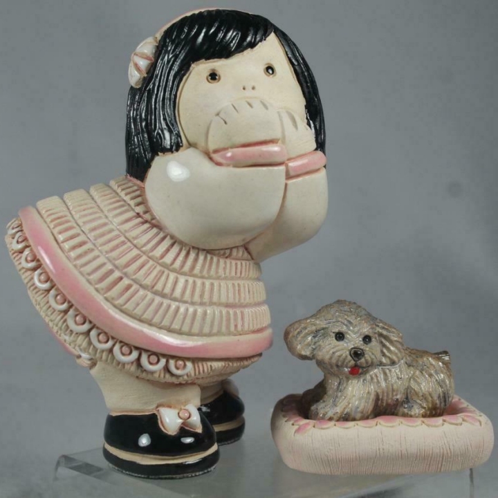 Artesania Rinconada 06- Girl with Puppy Figurine