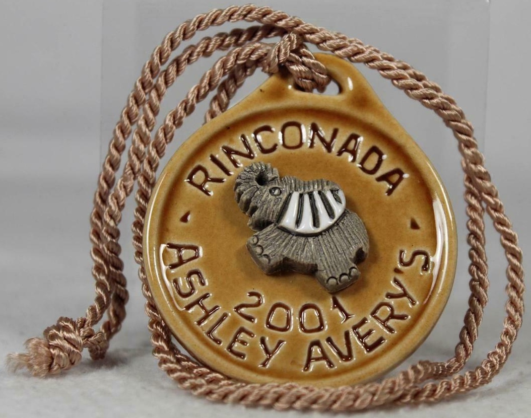 Artesania Rinconada 2001AshleyAveryElephantGold Rare Elephant Medallion 2001 Ashley Avery Gold