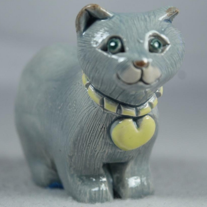 Artesania Rinconada 65 American Shorthair Adult Gray Cat Figurine