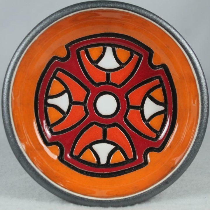 Artesania Rinconada DR303-A4 Red Orange White Design Round Plate