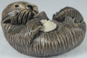 Artesania Rinconada 67 Sea Otter Holding Shell Figurine