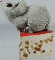 Artesania Rinconada 73 Mouse on Cheese Figurine