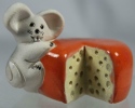 Artesania Rinconada 73H Mouse Climbing Cheese Wheel Figurine