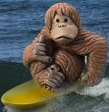 Artesania Rinconada P10 Orangutan Surfer Figurine